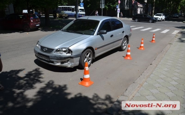 В центре Николаева произошло ДТП Фото № 2 В центре Николаева произошло ДТП Фото № 2