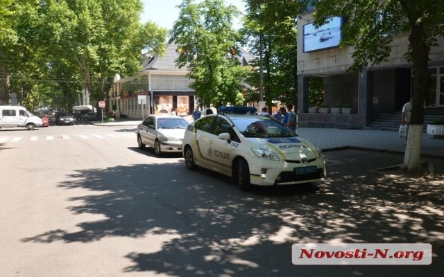 В центре Николаева произошло ДТП Фото № 4 В центре Николаева произошло ДТП Фото № 4