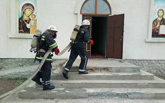 Накануне Светлого Воскресения Христова николаевские спасатели провели учения в церквях города Фото № 3 Накануне Светлого Воскресения Христова николаевские спасатели провели учения в церквях города Фото № 3