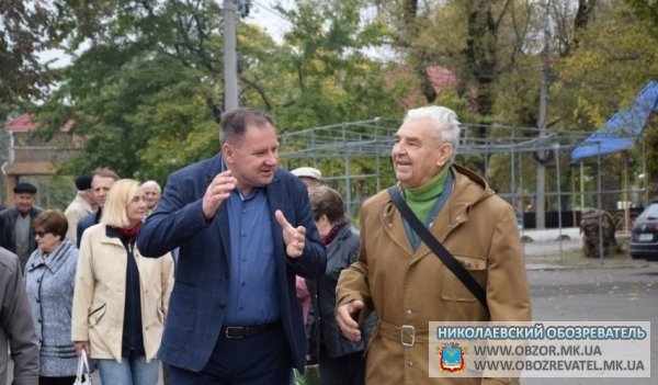 В Николаеве по случаю Дня освобождения Украины от фашистов чествовали ветеранов и детей войны Фото № 2 В Николаеве по случаю Дня освобождения Украины от фашистов чествовали ветеранов и детей войны Фото № 2