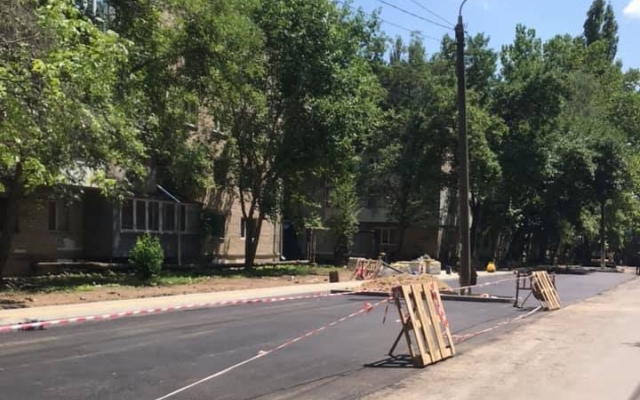Одна сделана, вторую начинаем - ремонт дорог возле николаевских областных медицинских учреждений Фото № 2 Одна сделана, вторую начинаем - ремонт дорог возле николаевских областных медицинских учреждений Фото № 2