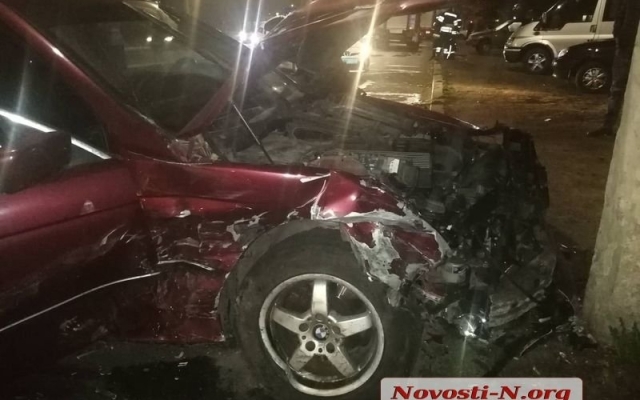 На Героев Украины произошла авария с участием двух автомобилей, есть пострадавшие Фото № 8 На Героев Украины произошла авария с участием двух автомобилей, есть пострадавшие Фото № 8