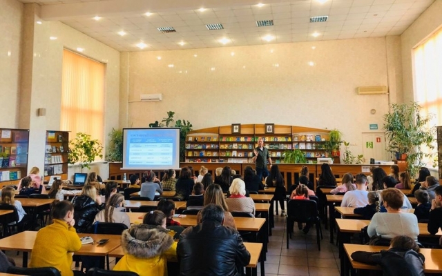 В Николаеве юные актеры побывали на мастер-классе у режиссера Александра Онуфриева Фото № 1 В Николаеве юные актеры побывали на мастер-классе у режиссера Александра Онуфриева Фото № 1