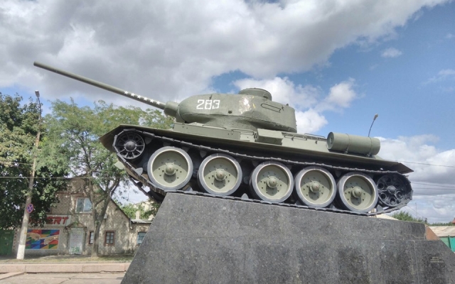 Неизвестные сорвали гвардейский знак с памятника воинам-танкистам Фото № 2 Неизвестные сорвали гвардейский знак с памятника воинам-танкистам Фото № 2