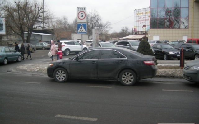 В Николаеве на Садовой улице произошло ДТП Фото № 5 В Николаеве на Садовой улице произошло ДТП Фото № 5