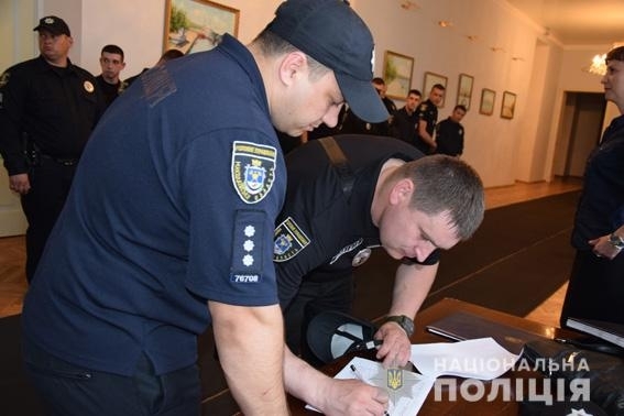 Очередной отряд николаевских полицейских отправился на стажировку в Луганскую область Фото № 1 Очередной отряд николаевских полицейских отправился на стажировку в Луганскую область Фото № 1