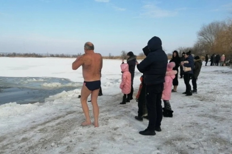 Крещенские купания николаевцев Фото № 0 Крещенские купания николаевцев Фото № 0