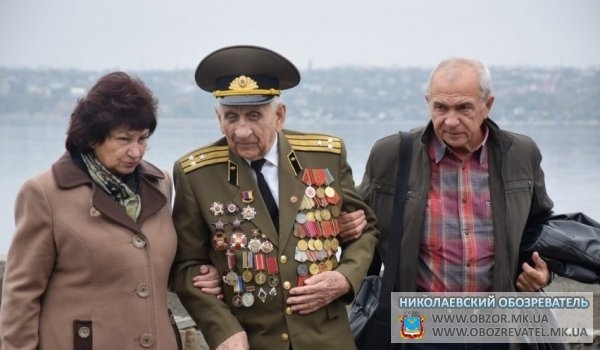 В Николаеве по случаю Дня освобождения Украины от фашистов чествовали ветеранов и детей войны Фото № 0 В Николаеве по случаю Дня освобождения Украины от фашистов чествовали ветеранов и детей войны Фото № 0