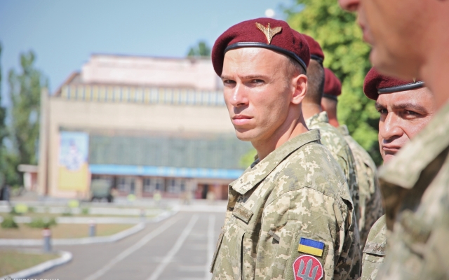 Жители Николаева почтили память павших десантников Фото № 52 Жители Николаева почтили память павших десантников Фото № 52