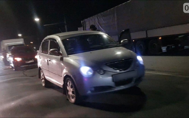 На Ингульском мосту произошла авария с участием грузовика и двух иномарок Фото № 5 На Ингульском мосту произошла авария с участием грузовика и двух иномарок Фото № 5