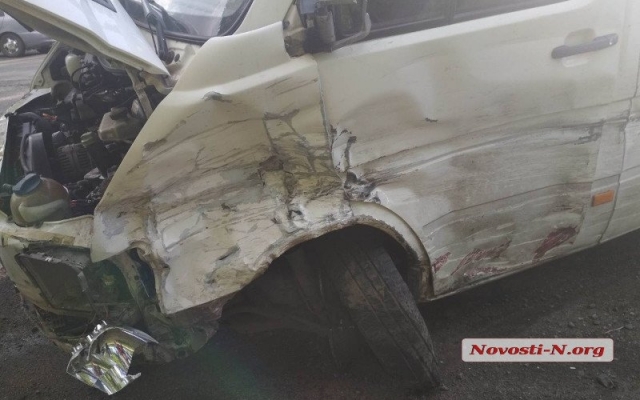 На трассе из-за жуткой аварии с пострадавшими образовались автомобильные заторы Фото № 5 На трассе из-за жуткой аварии с пострадавшими образовались автомобильные заторы Фото № 5