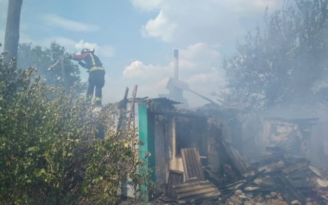 В Казанковском районе при тушении пожара серьезно пострадал подросток, его с ожогами доставили в больницу Фото № 1 В Казанковском районе при тушении пожара серьезно пострадал подросток, его с ожогами доставили в больницу Фото № 1