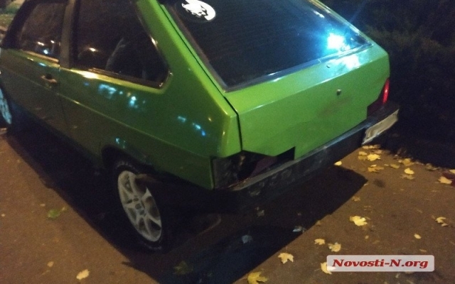 На Центральном проспекте столкнулись два автомобиля, обошлось механическими повреждениями Фото № 3 На Центральном проспекте столкнулись два автомобиля, обошлось механическими повреждениями Фото № 3