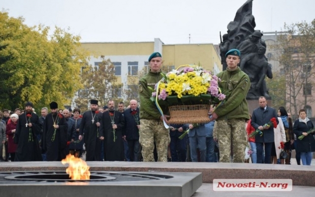В Николаеве отметили 75-ю годовщину со Дня освобождения Украины от немецко-фашистских захватчиков Фото № 1 В Николаеве отметили 75-ю годовщину со Дня освобождения Украины от немецко-фашистских захватчиков Фото № 1