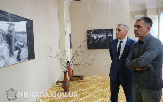 В музее им. В.Верещагина проходит выставка картин «Аэропорт», посвященная памяти мужественных героев Фото № 0 В музее им. В.Верещагина проходит выставка картин «Аэропорт», посвященная памяти мужественных героев Фото № 0