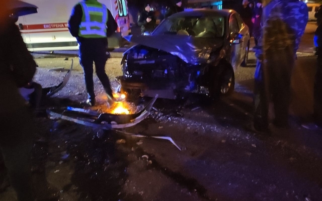 На Богоявленском проспекте столкнулись два автомобиля, пострадали два человека Фото № 1 На Богоявленском проспекте столкнулись два автомобиля, пострадали два человека Фото № 1