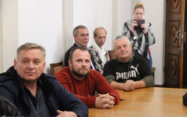 Мэр Николаева Александр Сенкевич вручил награды по случаю Дня автомобилиста и дорожника Фото № 12 Мэр Николаева Александр Сенкевич вручил награды по случаю Дня автомобилиста и дорожника Фото № 12