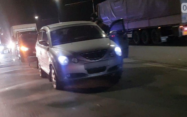 На Ингульском мосту произошла авария с участием грузовика и двух иномарок Фото № 1 На Ингульском мосту произошла авария с участием грузовика и двух иномарок Фото № 1
