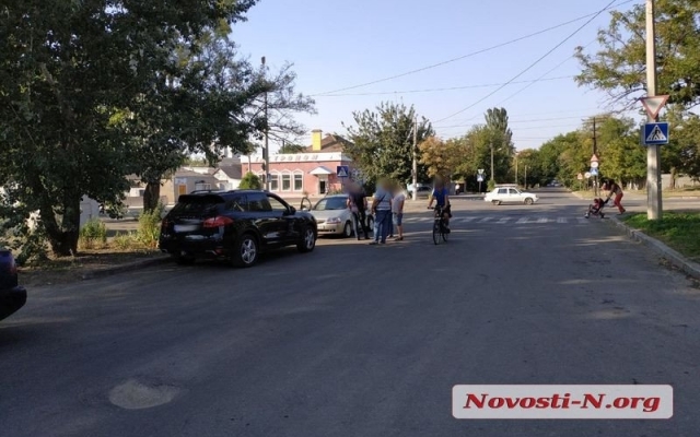 В Николаеве Porsche Cayenne врезался в «Шевроле» Фото № 2 В Николаеве Porsche Cayenne врезался в «Шевроле» Фото № 2