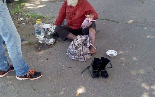 Николаевский Диоген: бывший поэт и военный репортер живет под деревьями Фото № 1 Николаевский Диоген: бывший поэт и военный репортер живет под деревьями Фото № 1