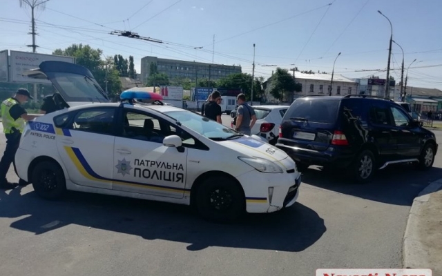 Авария на Пушкинском кольце, образовалась огромная автопробка Фото № 2 Авария на Пушкинском кольце, образовалась огромная автопробка Фото № 2