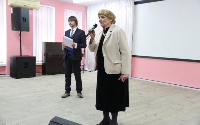Мэр Николаева Александр Сенкевич поздравил ветеранов педагогического труда с профессиональным праздником Фото № 22 Мэр Николаева Александр Сенкевич поздравил ветеранов педагогического труда с профессиональным праздником Фото № 22