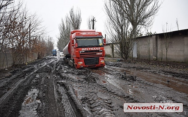 Жители Николаева обращаются к городским властям с просьбой отремонтировать Новозаводскую и 12-ю Продольную улицы Фото № 0 Жители Николаева обращаются к городским властям с просьбой отремонтировать Новозаводскую и 12-ю Продольную улицы Фото № 0