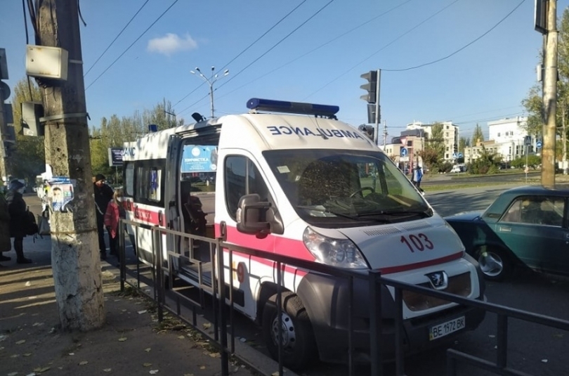 Николаевец устроил драку и покусал медиков приехавших по вызову Фото № 0 Николаевец устроил драку и покусал медиков приехавших по вызову Фото № 0