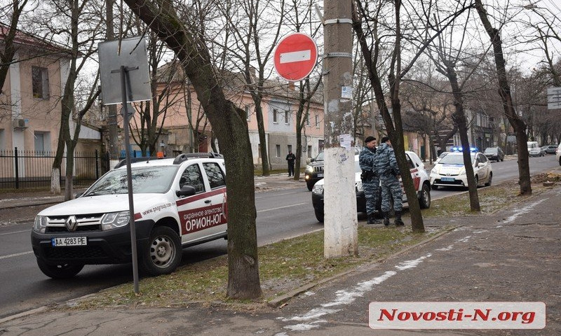 В Николаеве по тревоге подняли полицейский спецназ: сообщили о вооруженном нападении на офис