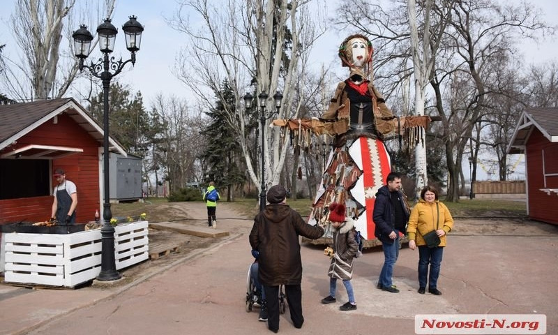 Жители Николаева начали праздновать Масленицу