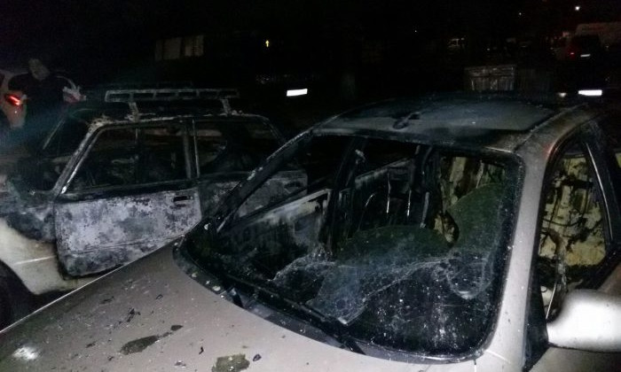 Ночью в одном из дворов Николаева подожгли автомобили