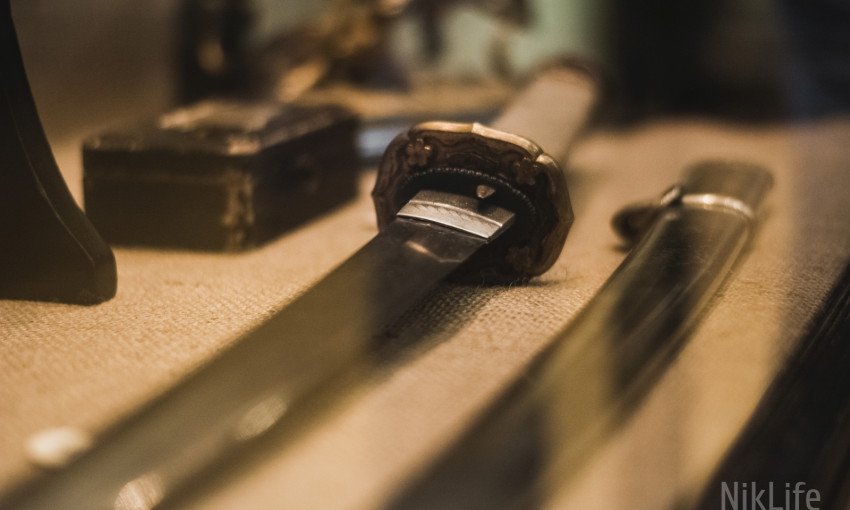 Катаны, карабины и палаши: в николаевских «Старофлотских казармах» открылась выставка оружия