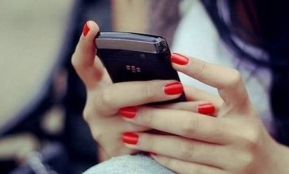 «Понравился гаджет»: в Николаеве девушка украла у 8-летней девочки телефон