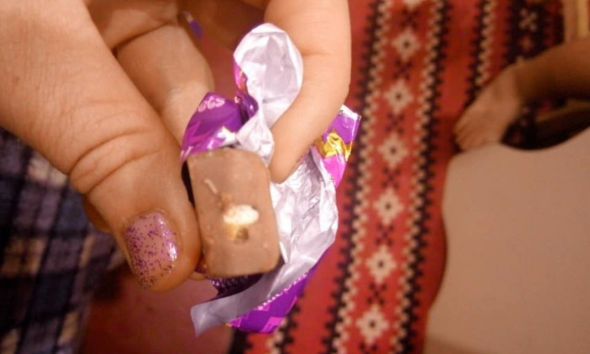 "Деликатес" от николаевских супермаркетов - конфеты с червями