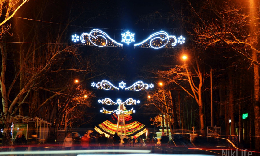 Новогодняя иллюминация главной улицы и площади Николаева