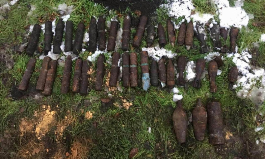 На Николаевщине нашли поле, усеянное снарядами