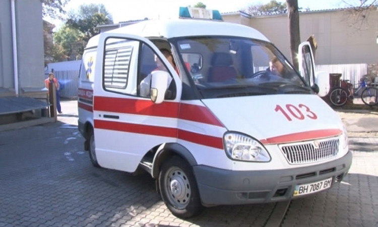 Работникам "скорой помощи" в Николаеве урезают заработную плату 