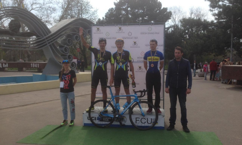 Николаевские велогонщики завоевали золотые медали на Весеннем кубке Украины чемпионата по критериуму