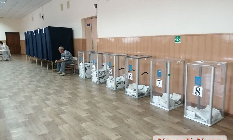 На некоторых участках Николаева явка избирателей достигла всего 30 процентов