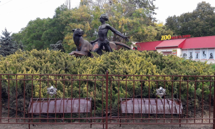 Символу Николаевского зоопарка «Маугли и Багира» проведут реконструкцию