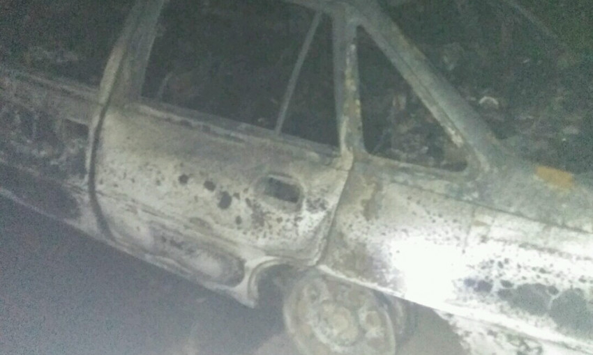 На Николаевщине горел гараж с автомобилем внутри