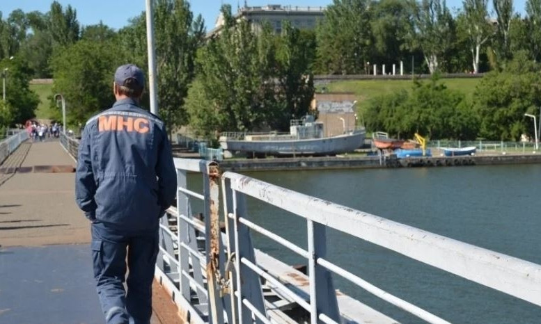 В Николаеве снова подтопило  секцию понтонного моста