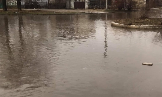 В Варваровке уже два года затапливает улицу