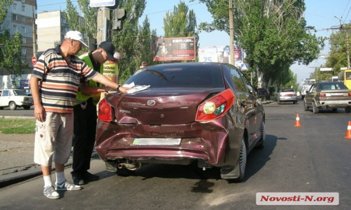 Военный, устроивший ДТП в Николаеве, убежал с места происшествия