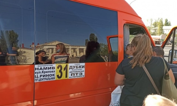 Сенкевич не может победить полицию, которая штрафует за стоячих пассажиров