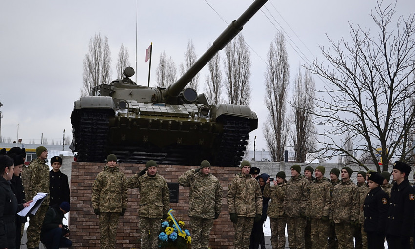 В Николаеве открыли памятник-танк в память о погибших украинских героях-воинах