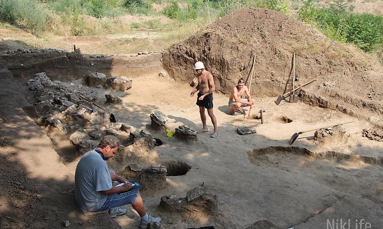 Николаевские археологи нашли в Диком Саду жилище мастера из бронзового века