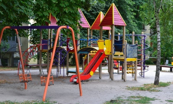 Николаевские депутаты задумались о благоустройстве детских площадок в городе
