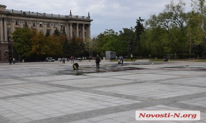 Главная площадь Николаева после реконструкции за 100 млн. ушла под воду