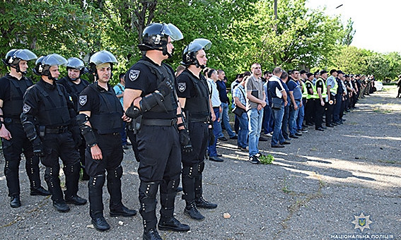 В Николаеве полиция провела учения, чтобы не допустить беспорядки 9 мая